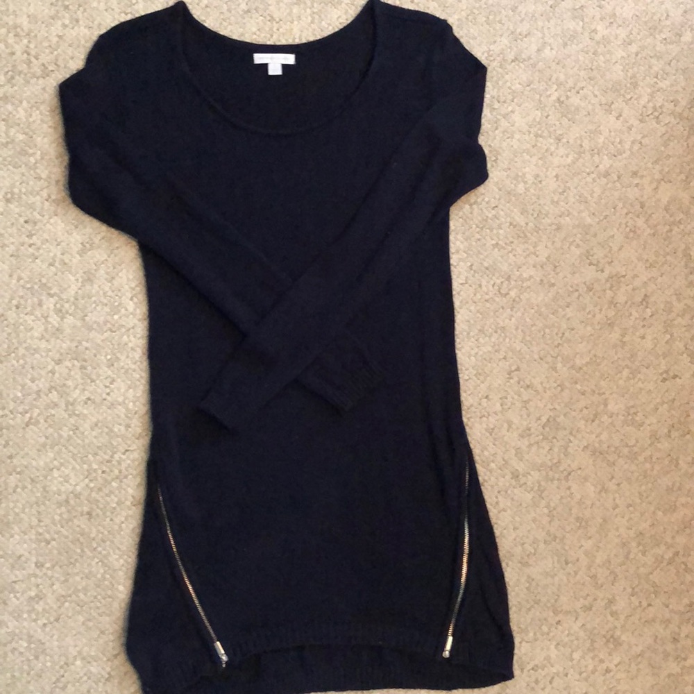 Lightweight long sleeve tunic sweater